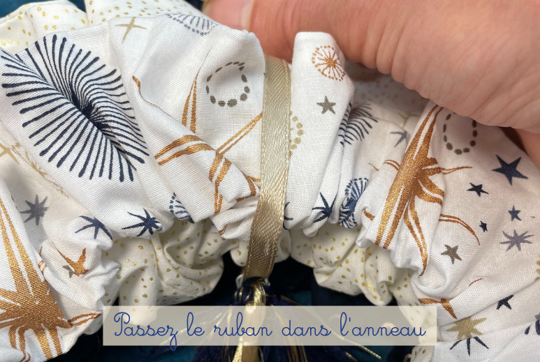 Passage du ruban - diy couronne de noel