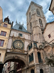 la rue du Gros Horloge à Rouen